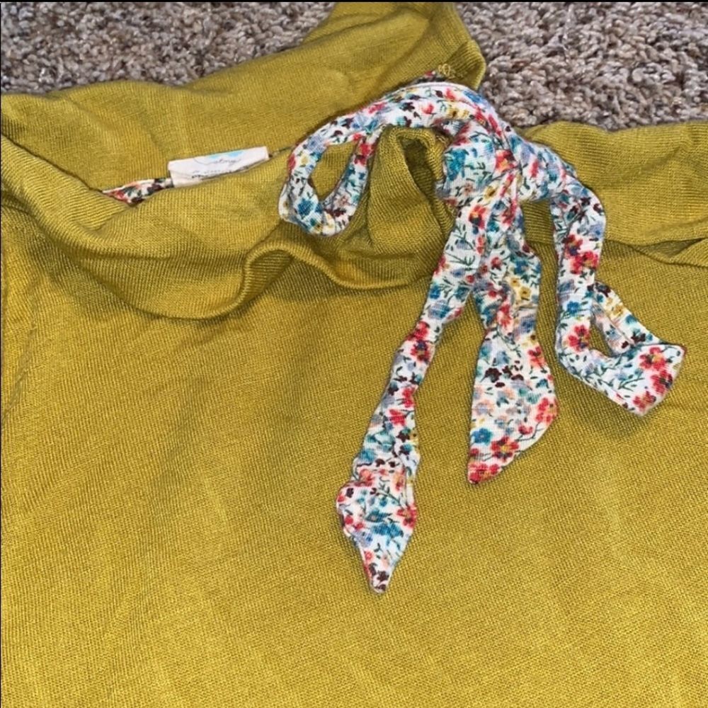 Elestory Top in size 6 - Picture 3 of 5